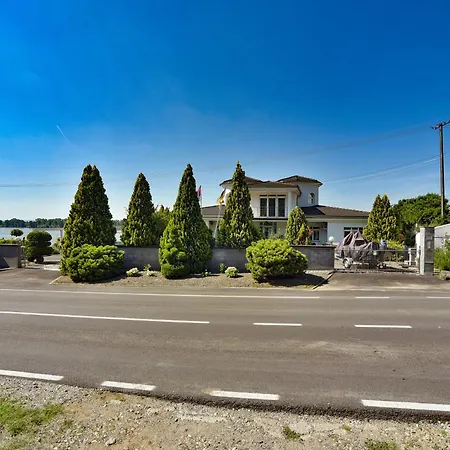 Graf * 斯梅代雷沃