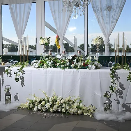 Graf * 斯梅代雷沃